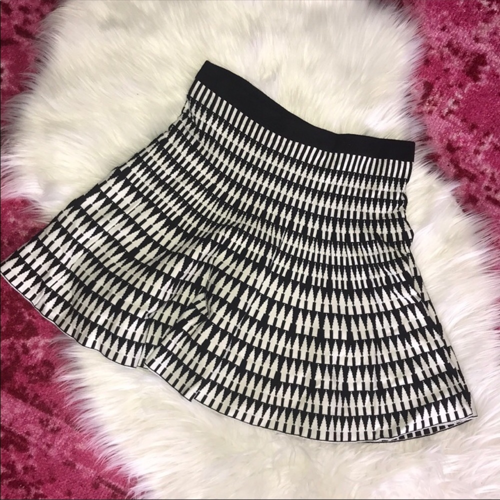 Cute mini lush scatter skirt.